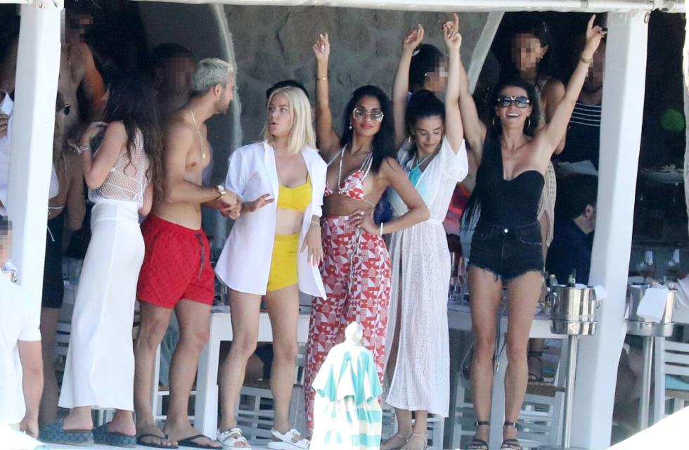 4270251300288040 2832 NICOLE SCHERZINGER MARINA VERNIKOY 3062022