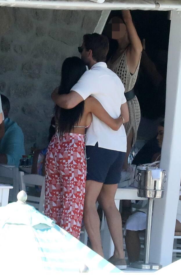 4270251659088040 2533 NICOLE SCHERZINGER THOM EVANS 3062022