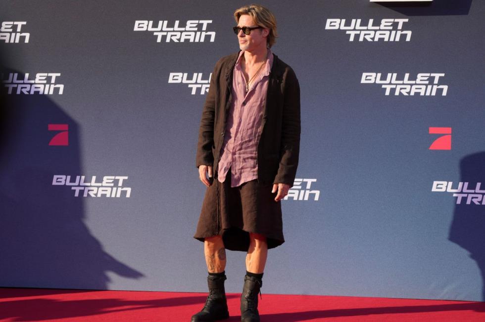 4276339789098357 brad pitt bullet train fousta