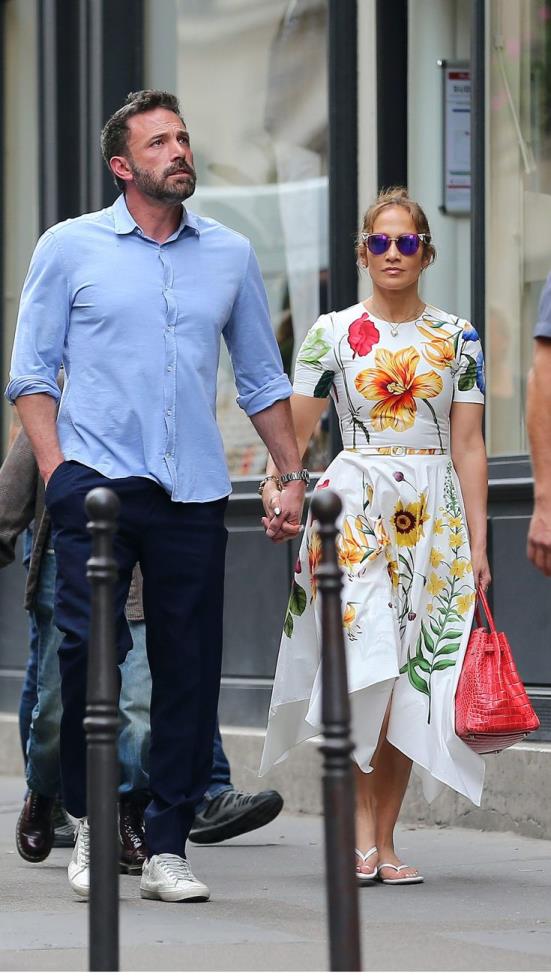 4284910529411642 072222-News-Jennifer-Lopez-Ben-Affleck-embedd-2000-9a8a46cd98984ba9a1625887b7fb1b4f
