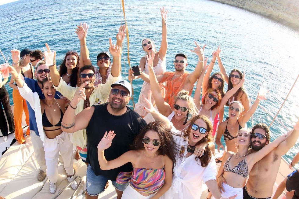 4310946806441677 2 KEAN Boat Party