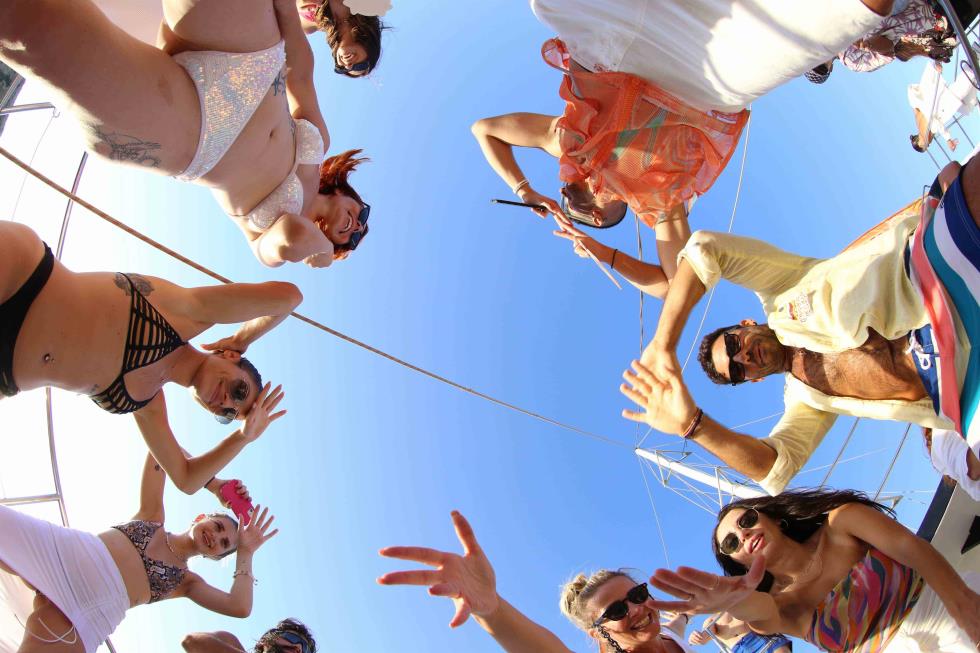 4310946865566650 3 KEAN Boat Party
