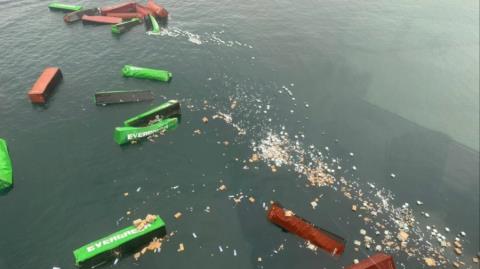 Έκλεισε για έξι ώρες το μεγαλύτερο λιμάνι του Περού μετά από πτώση εμπορευματοκιβωτίων από πλοίο