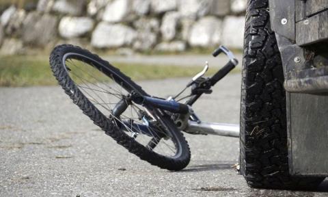Εντεκάχρονη ποδηλάτης προσέκρουσε σε όχημα στη Λευκωσία-Υπέστη κατάγματα στη λεκάνη