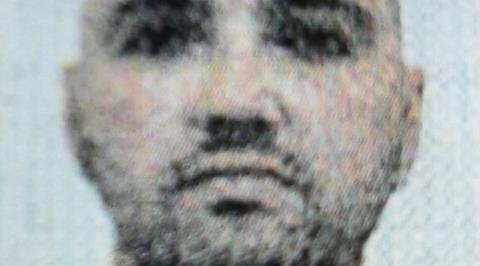 Αυτός καταζητείται για την μετατροπή διαμερίσματος σε εργαστήρι παραγωγής πλαστών πιστωτικών (pic)