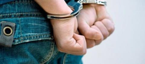 Χειροπέδες σε τέσσερις που επιχείρησαν να ταξιδέψουν με πλοίο από τη Λεμεσό στον Πειραιά με κλοπιμαία και πλαστά διαβατήρια