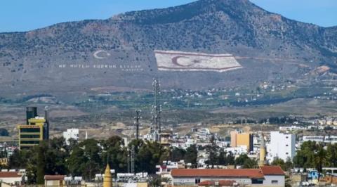 Βρετανός βουλευτής στα κατεχόμενα μέσω του παράνομου αεροδρομίου