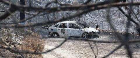 Στις 655 χιλ. ευρώ οι πρώτες εκτιμήσεις ζημιών από την πυρκαγιά σε αυτοκίνητα και μηχανήματα