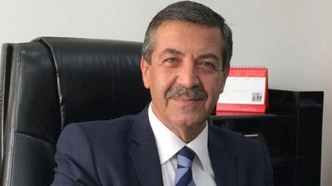 «Προκατειλημμένη και συγκρουσιακή» η στάση ο Στιούαρτ κατά τον Ερτουγρούλογλου