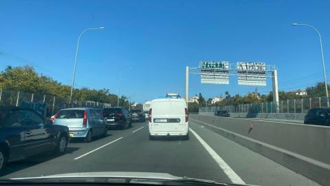 Κλειστό μέρος του αυτοκινητοδρόμου Λευκωσίας-Λεμεσού επειδή γέμισε χαλίκια