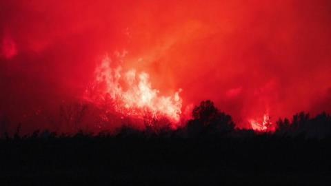 Έκαψε περιοχή μεγαλύτερη από το Παρίσι η πυρκαγιά στη Γαλλία-Μία νεκρή, τραυματίες και καμένα στρέμματα γης