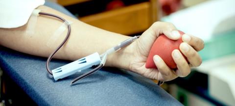 Σε επικίνδυνα χαμηλά επίπεδα τα αποθέματα αίματος-Επείγουσα έκκληση για αιμοδοσία, κίνδυνος αναβολής χειρουργείων