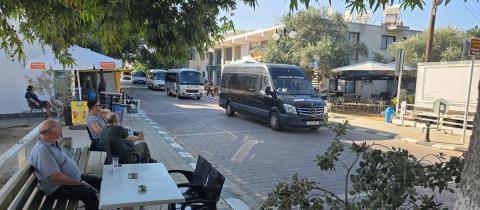 Πέρασαν γύρω στα 900 άτομα από τα κατεχόμενα μέσω του οδοφράγματος Λιμνίτη στα Κόκκινα (pics)