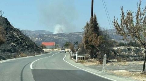 Έκλεισε ο δρόμος Ομόδους-Πάχνας λόγω της πυρκαγιά