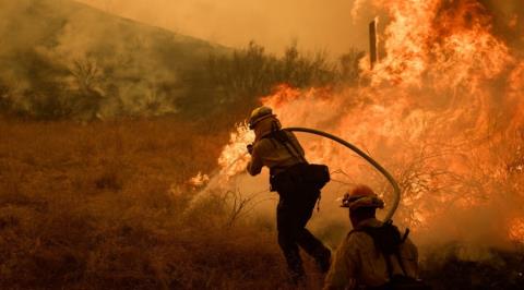 Καταστροφικές πυρκαγιές στην Καλιφόρνια-Εκκενώθηκαν οικισμοί με χιλιάδες ανθρώπους