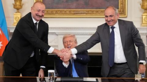 Αζερμπαϊτζάν και Αρμενία υπέγραψαν ειρηνευτική συμφωνία-«Ο Τραμπ σε έξι μήνες έκανε ένα θαύμα»