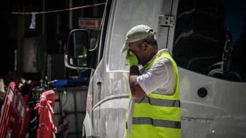 Διακοπή όλων των υπαίθριων εργασιών και delivery λόγω καύσωνα-Προειδοποιεί το Τμήμα Εργασίας