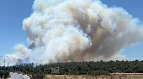Νέες εστίες φωτιάς στο Τσανάκαλε-Έκλεισε το αεροδρόμιο, διακόπηκε μερικώς η κυκλοφορία στα Στενά
