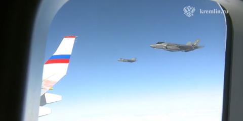 Αμερικανικά F-35 συνόδευσαν το αεροπλάνο του Πούτιν στην επιστροφή στη Ρωσία