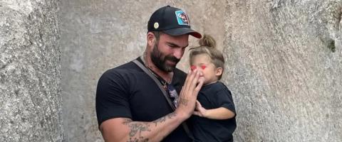 H εξομολόγηση Αλεξάνδρου για το γιο του-«Δεν υπάρχει ωραιότερο τοπίο από την αγκαλιά που χωράει όλο τον κόσμο σου»