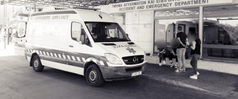 Τραγικές οι λεπτομέρειες του τροχαίου με τον κρίσιμο τραυματισμό 19χρονου-Θα επιβιβαζόταν στο όχημα που τον χτύπησε