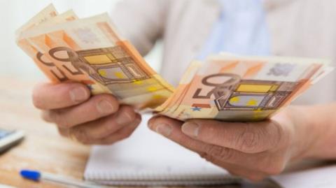 Έστησε μεγάλη κομπίνα για 14 χρόνια σε εταιρεία στη Λεμεσό-Χειροπέδες σε λογίστρια για απόσπαση 249 χιλ, ευρώ