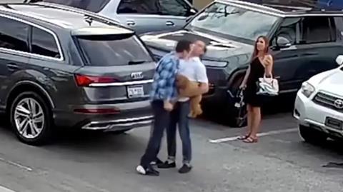 Ρώσος οδηγός ταξί κουτούλησε διευθύνοντα σύμβουλο εταιρέιας επειδή ακύρωσε την κούρσα