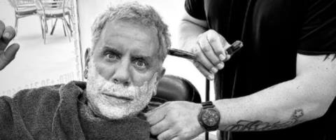 Ο Γιώργος Μαζωνάκης πήγε για κούρεμα λίγες ημέρες μετά το εξιτήριο από το Δρομοκαΐτειο
