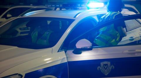 Χειροπέδες σε 50χρονο στη Λευκωσία-Εντοπίστηκε πιστόλι στο όχημα του και σφαίρα σε περίπτερο