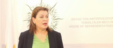 Αναμένει γραπτώς τις αλλαγές ΥΠΑΝ για το σχέδιο αξιολόγησης οι δάσκαλοι-Βλέπει καθηγητές η Μιχαηλίδου