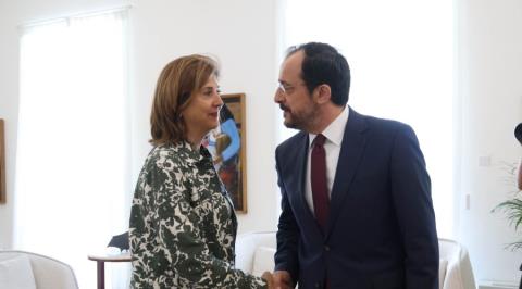 Ξανά στην Κύπρο η ειδική αντιπρόσωπος των Ηνωμένων Εθνών-Χωριστές συναντήσεις με τους δυο ηγέτες