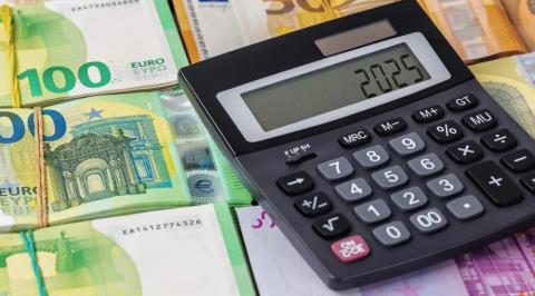 Πλεόνασμα 840 εκατομμύρια ευρώ για τη Γενική Κυβέρνηση το 2025