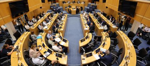 Συντονισμός και πρόληψη για πυρκαγιές στο επίκεντρο της συνεδρίας στη Βουλή