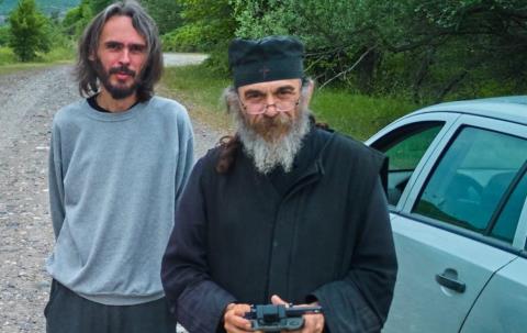 Ο «παπα-Drone» της Κοζάνης-Ο ιερέας με κανάλι στο YouTube, drone και έξι κάμερες