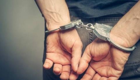 Επεισοδιακή καταδίωξη οδηγού στην Πάφο-Έπεσαν προειδοποιητικοί πυροβολισμοί, προσέκρουσε σε ανάχωμα περιπολικό