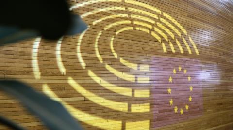 Νέους κανόνες για μείωση σπατάλης υφασμάτων και τροφίμων ενέκρινε το Ευρωπαϊκό Κοινοβούλιο