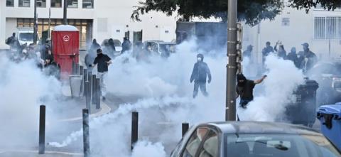 ΒΙΝΤΕΟ: Αναταραχή στη Γαλλία από τις διαδηλώσεις με σύνθημα «Μπλόκο στα πάντα»-Επί ποδός 80.000 αστυνομικοί, εκατοντάδες συλλήψεις