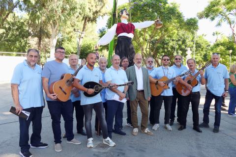 Έτοιμος ο βρακάς στο δημόσιο κήπο Λεμεσού για τη Γιορτή του Κρασιού (pic)