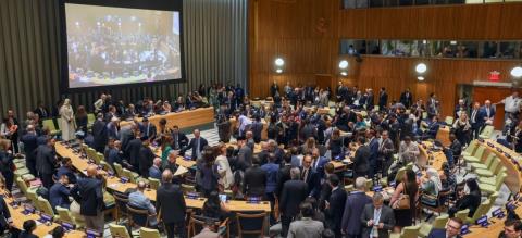 Η Γενική Συνέλευση του ΟΗΕ ενέκρινε με συντριπτική πλειοψηφία τη δήλωση για λύση δύο κρατών ανάμεσα σε Ισραήλ και Παλαιστίνιους