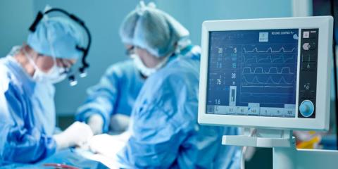 Διάλειμμα... πάθους στο χειρουργείο-Γιατρός παράτησε ασθενή σε νάρκωση, για να κάνει σεξ με νοσηλεύτρια