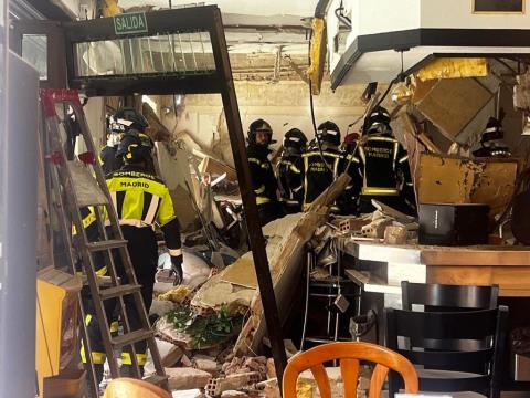 ΒΙΝΤΕΟ: Ένας νεκρός από την έκρηξη σε μπαρ στη Μαδρίτη, τρεις τραυματίες σε σοβαρή κατάσταση-Εξετάζεται το σενάριο διαρροής αερίου