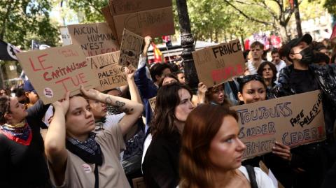 Γενική απεργία στη Γαλλία-Παραλύουν μεταφορές, σχολεία, φαρμακεία, το 56% των Γάλλων υποστηρίζει τις κινητοποιήσεις