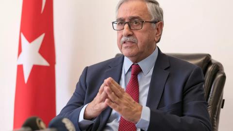 Ακιντζί: Άγνοια ή διαστρέβλωση για τις εγγυήσεις και τα δύο κράτη οι δηλώσεις Ουστέλ