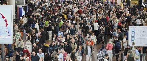 Σκηνές κατάρρευσης σε ευρωπαϊκά αεροδρόμια
