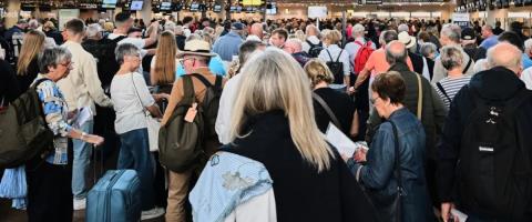 Συνεχίζεται το χάος στα ευρωπαϊκά αεροδρόμια-Ακυρώθηκαν οι μισές πτήσεις μετά τις κυβερνοεπιθέσεις
