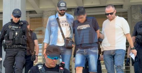 «Είναι καλό παιδί, δεν ξέρω τι έγινε»-Ο πατέρας του αδελφοκτόνου σπάει τη σιωπή του
