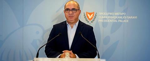 Πώς απαντά η Κυβέρνηση στις αντιδράσεις για την υπόδειξη καθαρισμού αντισημιτικών συνθημάτων-«Έδωσε διευκρινίσεις ο ΥΠΕΣ»