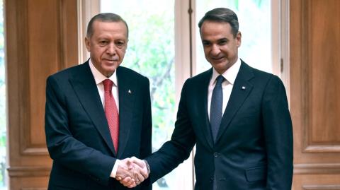 Το παρασκήνιο μιας προσχηματικής αναβολής, οι τουρκικές διαρροές και η αντίδραση της Αθήνας
