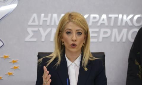Προειδοποιεί το κοινό για παραπλανητικά links με την Αννίτα Δημητρίου