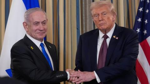 «Μπίμπι, αυτή είναι η μόνη σου ευκαιρία για νίκη»-Πώς ο Τραμπ έπεισε τον Νετανιάχου να δεχτεί το σχέδιο για τη Γάζα
